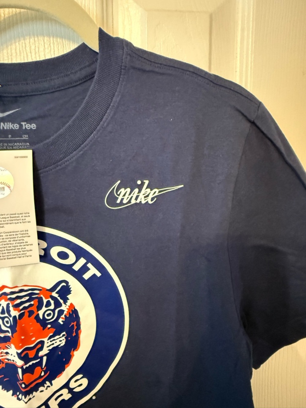 NWT Nike Men’s Detroit Tigers Graphic Navy Blue Tee with White Logo, Size Small - Picture 4 of 5